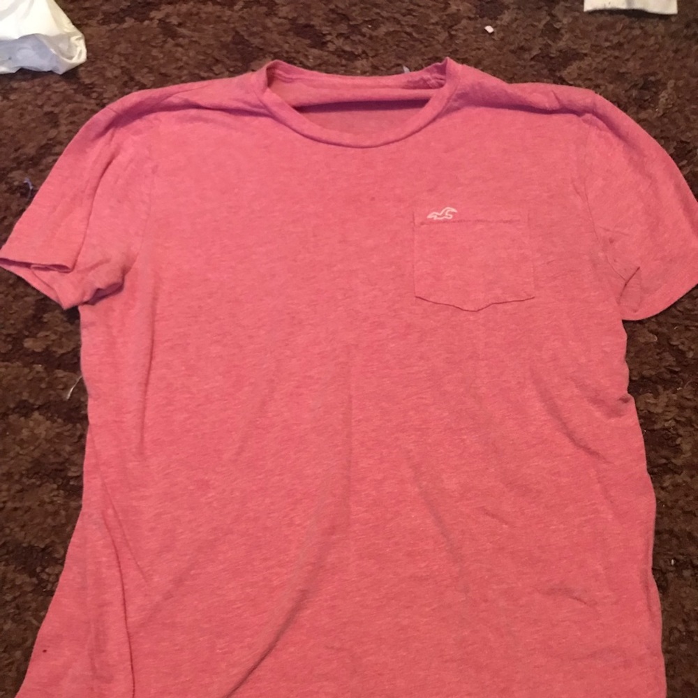 Hollister pink tee.